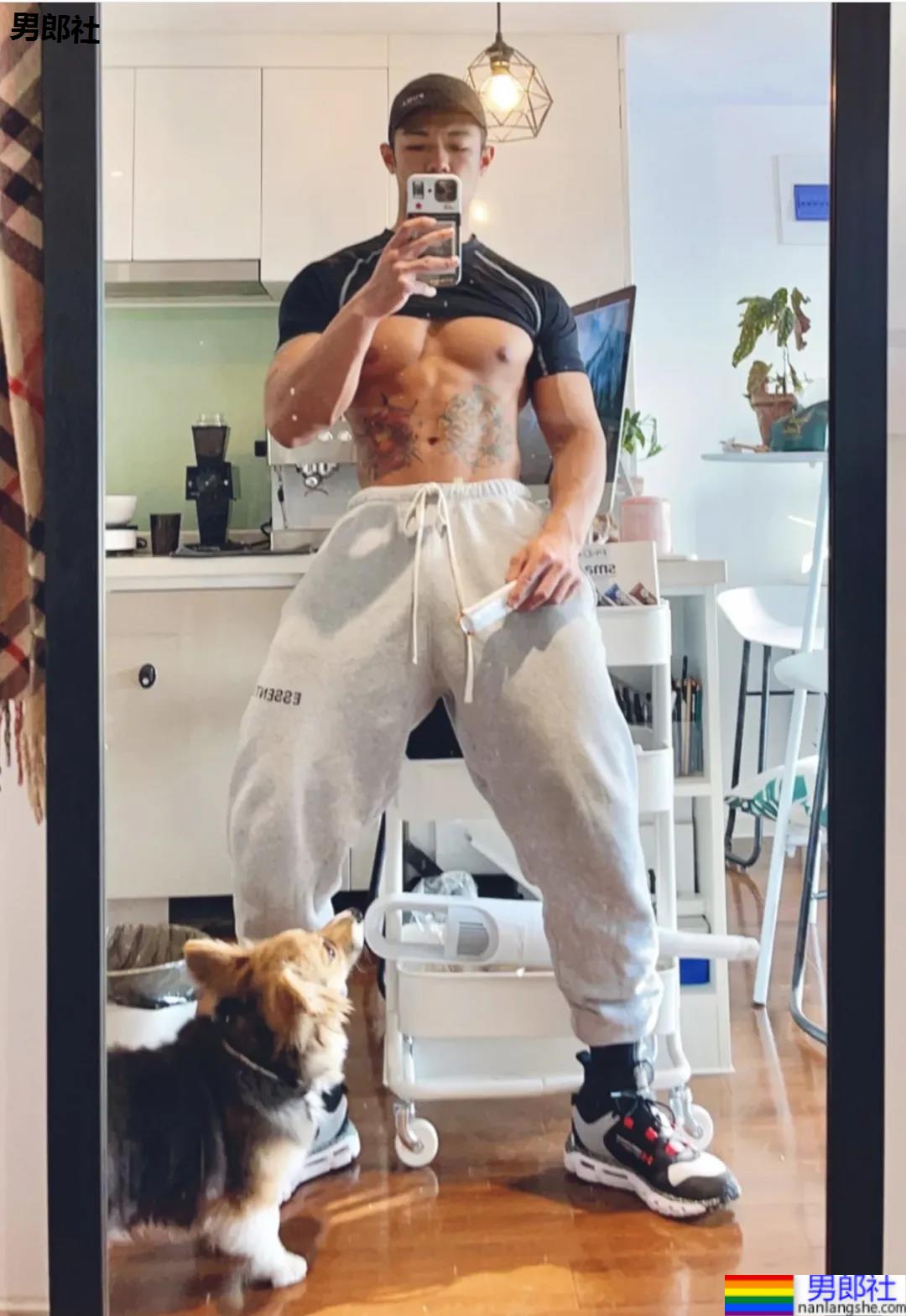 彪学长和网红小黑哥哥官宣了!吃瓜吃到手软! - 51虹马 彪学长和网红小黑哥哥官宣了!吃瓜吃到手软! - 51虹马