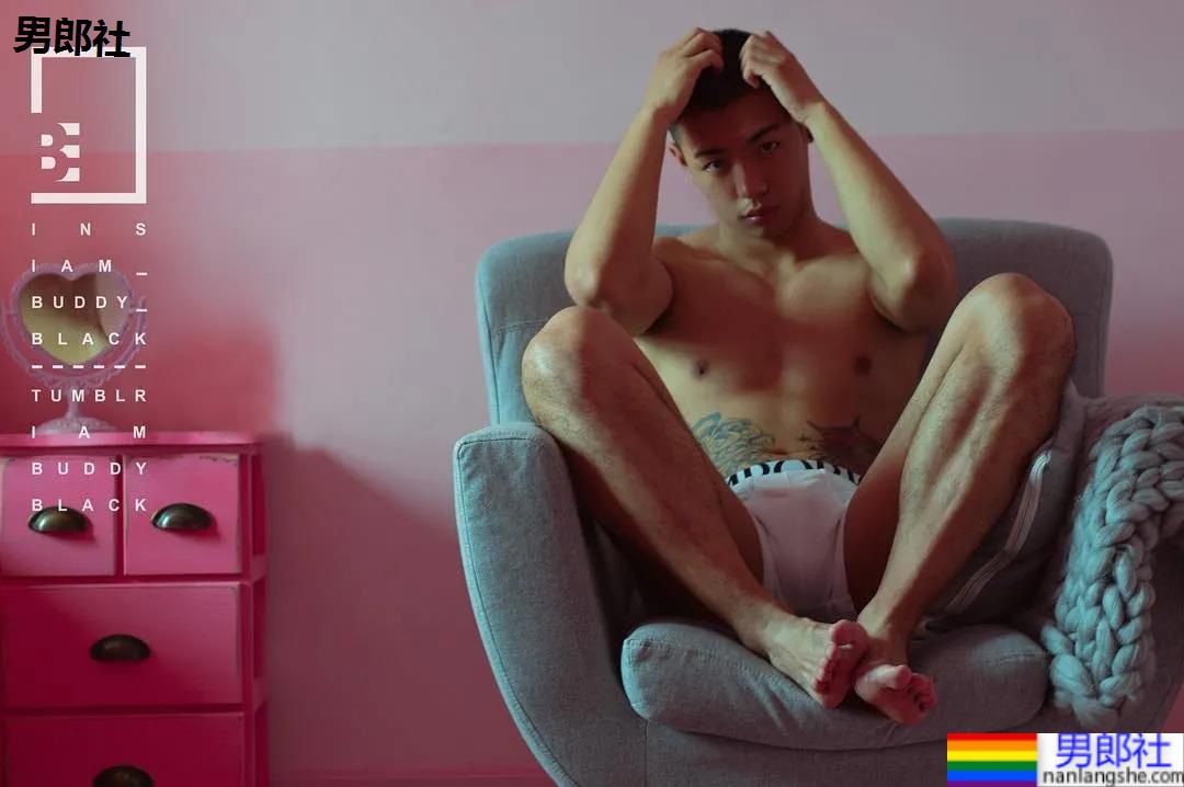 彪学长和网红小黑哥哥官宣了!吃瓜吃到手软! - 51虹马 彪学长和网红小黑哥哥官宣了!吃瓜吃到手软! - 51虹马