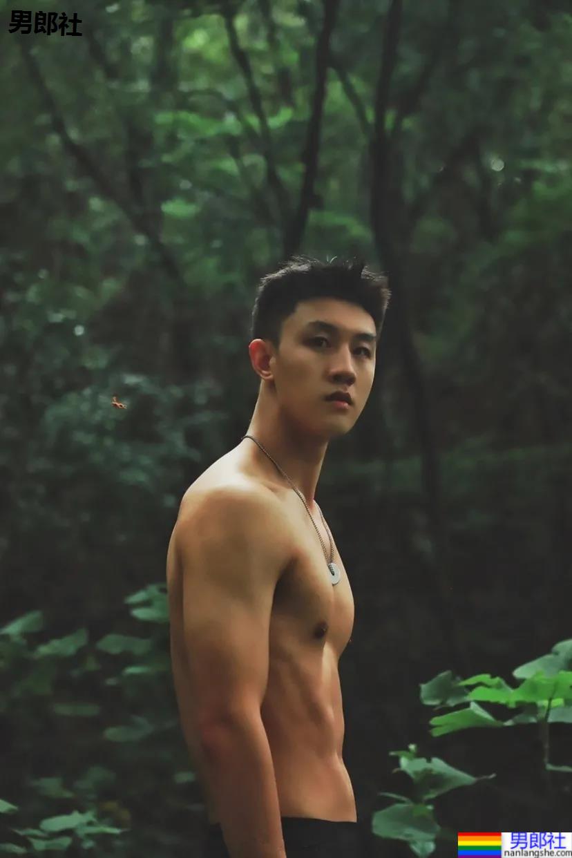 重庆神似黄景瑜的188体育生红遍票圈，因颜高条顺被盗图玩杀猪盘…… - 51虹马