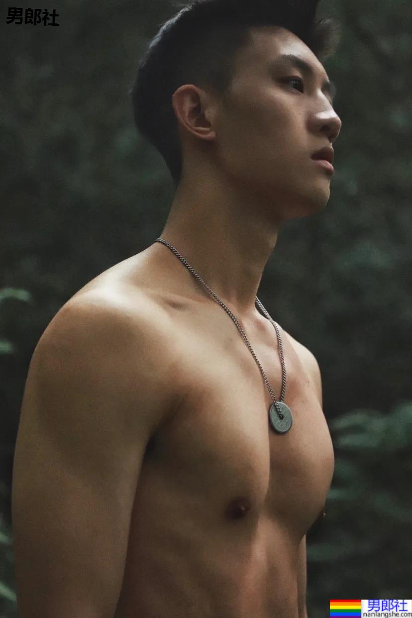 重庆神似黄景瑜的188体育生红遍票圈，因颜高条顺被盗图玩杀猪盘…… - 51虹马