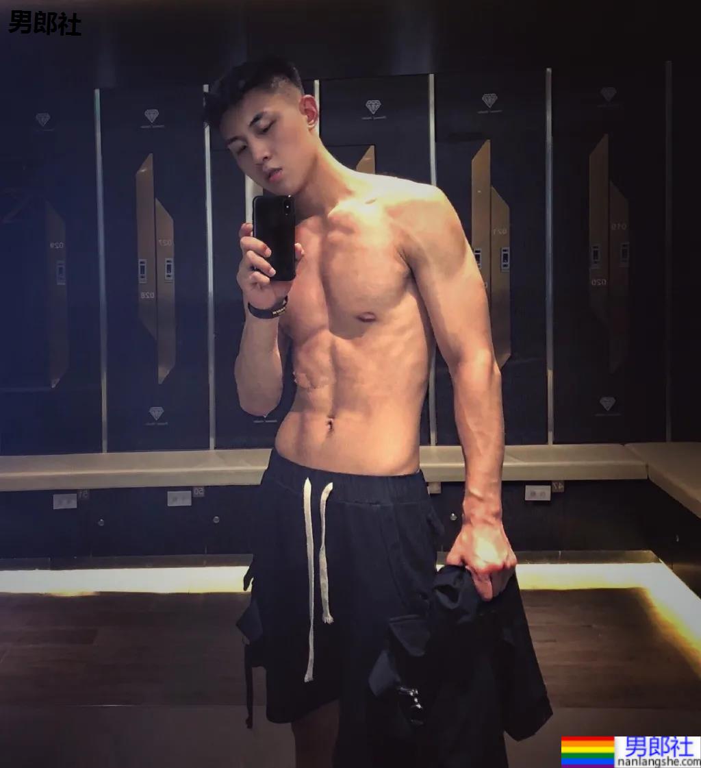 重庆神似黄景瑜的188体育生红遍票圈，因颜高条顺被盗图玩杀猪盘…… - 51虹马