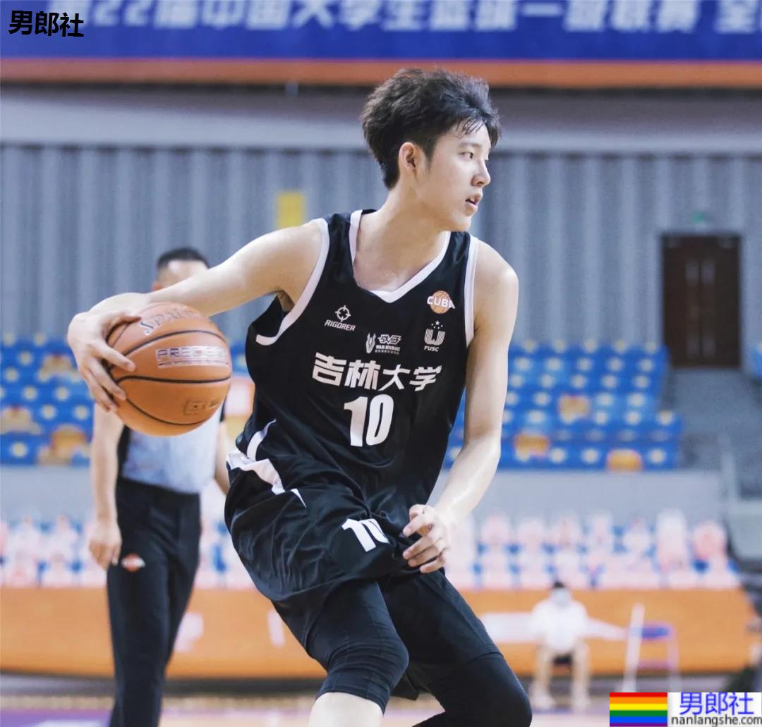 吉林大学最帅学长走红，曾被评“东北最帅高中生”！ - 51虹马