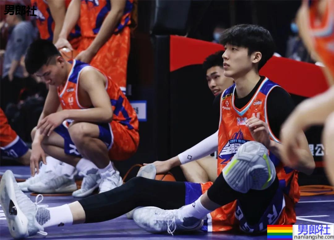 吉林大学最帅学长走红，曾被评“东北最帅高中生”！ - 51虹马