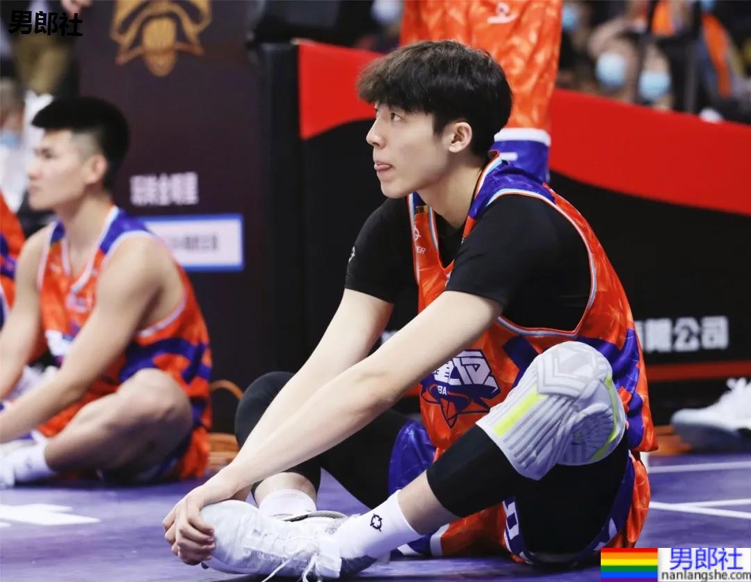 吉林大学最帅学长走红，曾被评“东北最帅高中生”！ - 51虹马