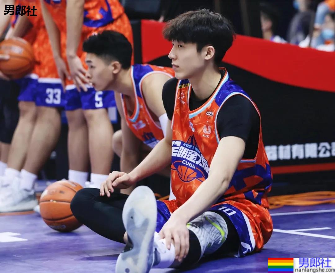 吉林大学最帅学长走红，曾被评“东北最帅高中生”！ - 51虹马