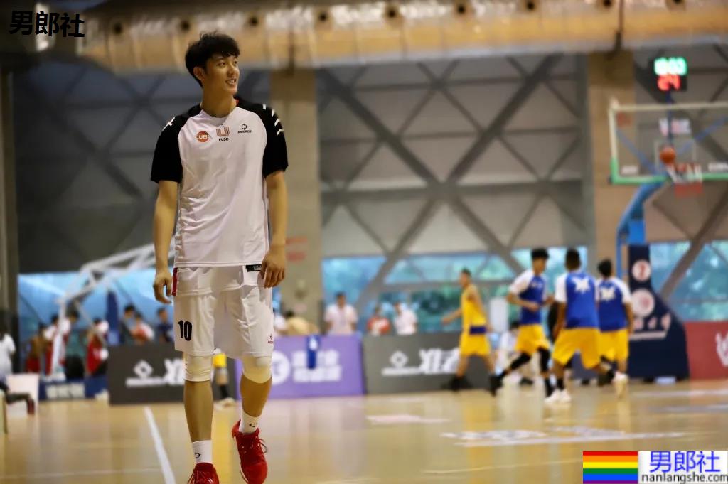 吉林大学最帅学长走红，曾被评“东北最帅高中生”！ - 51虹马