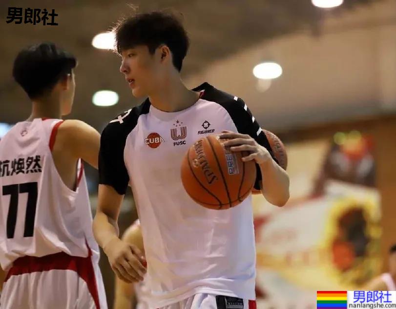 吉林大学最帅学长走红，曾被评“东北最帅高中生”！ - 51虹马