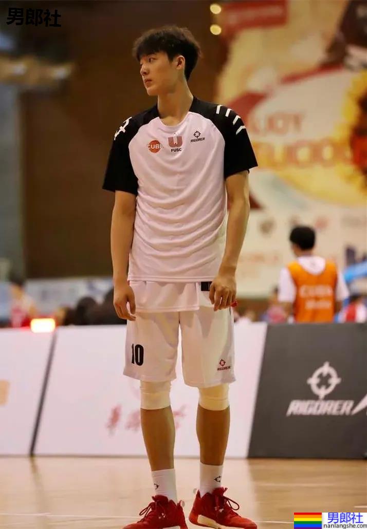 吉林大学最帅学长走红，曾被评“东北最帅高中生”！ - 51虹马