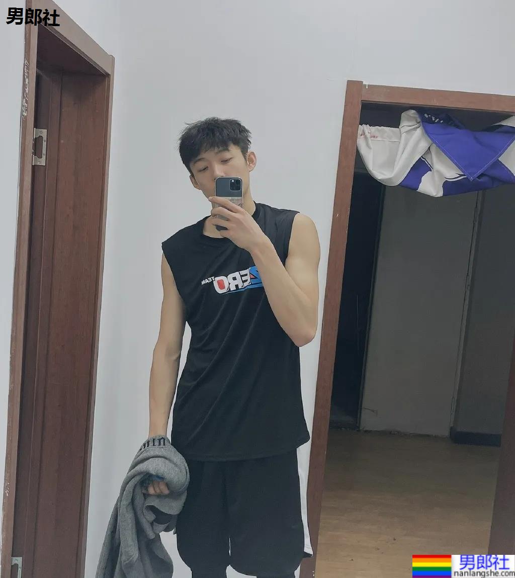 吉林大学最帅学长走红，曾被评“东北最帅高中生”！ - 51虹马