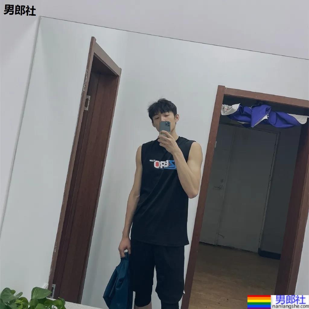 吉林大学最帅学长走红，曾被评“东北最帅高中生”！ - 51虹马