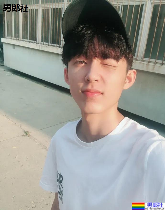 吉林大学最帅学长走红，曾被评“东北最帅高中生”！ - 51虹马