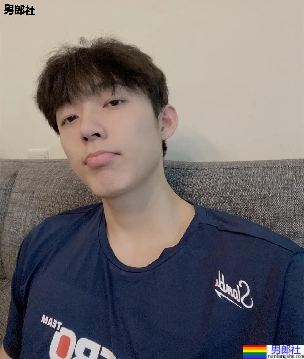 吉林大学最帅学长走红，曾被评“东北最帅高中生”！ - 51虹马