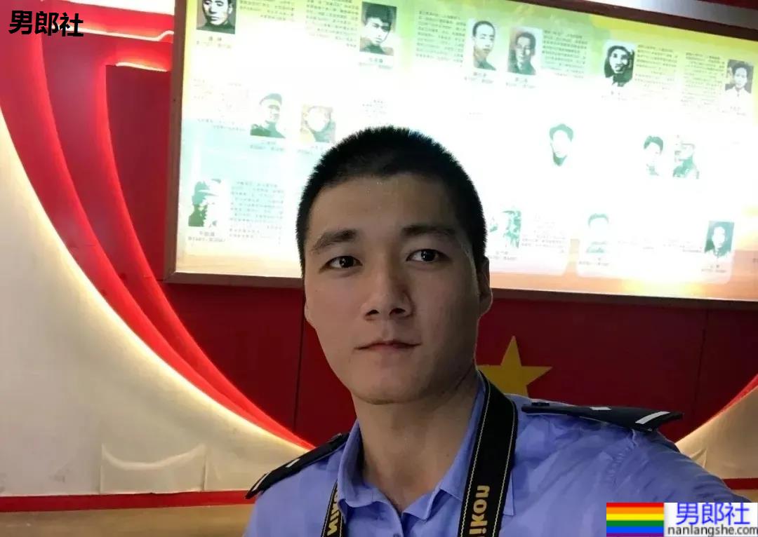 红遍票圈的长沙特警小哥又拍大片，超帅寸头肌肉身材馋哭网友！ - 51虹马