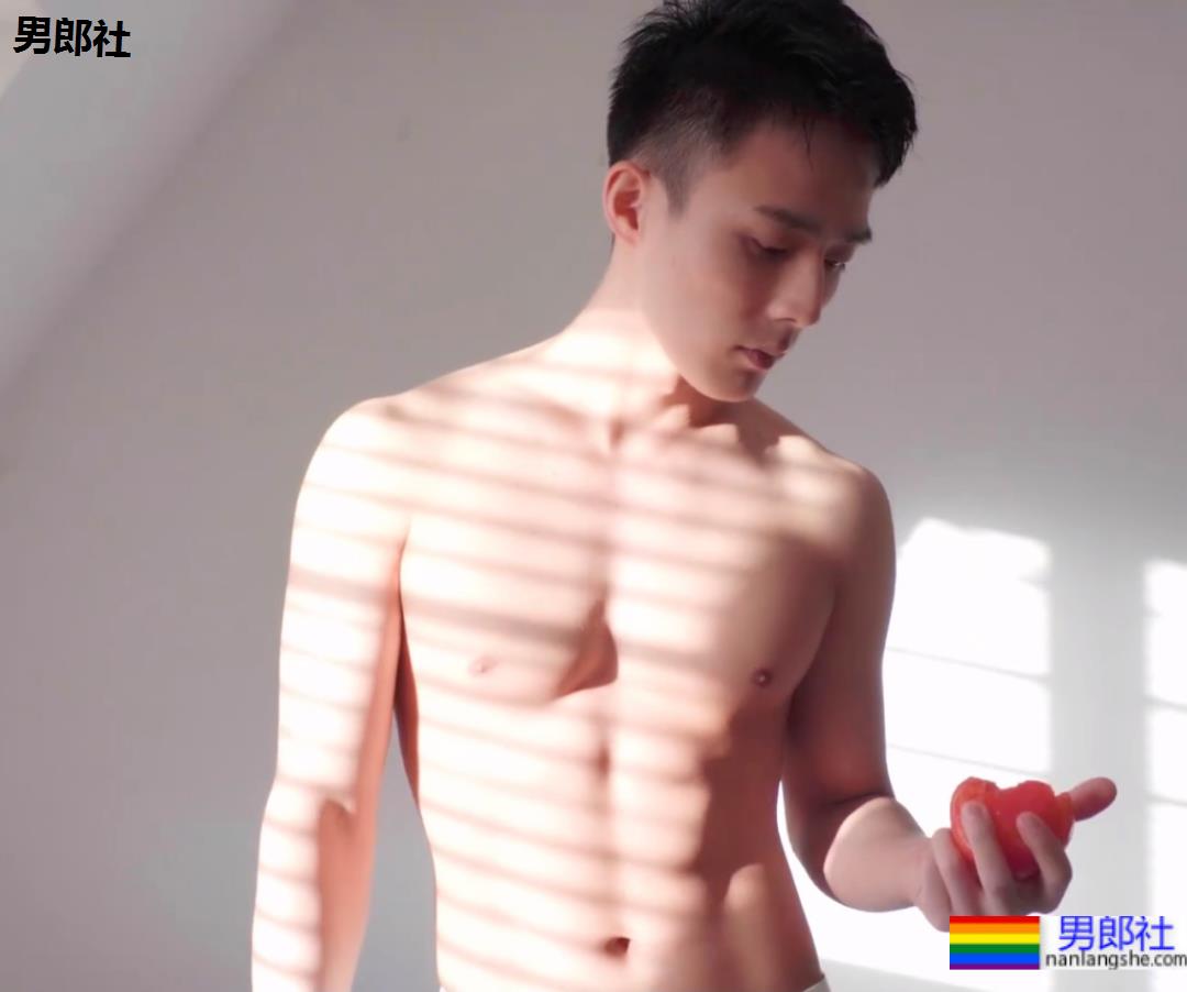 裴子添拍荷尔蒙大片,白袜白短裤实在是太欲了! - 51虹马 裴子添拍荷尔蒙大片,白袜白短裤实在是太欲了! - 51虹马