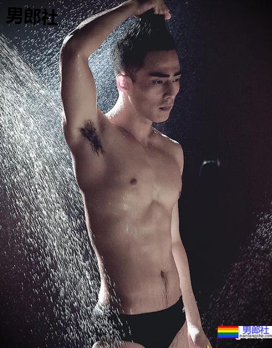 裴子添拍荷尔蒙大片,白袜白短裤实在是太欲了! - 51虹马 裴子添拍荷尔蒙大片,白袜白短裤实在是太欲了! - 51虹马