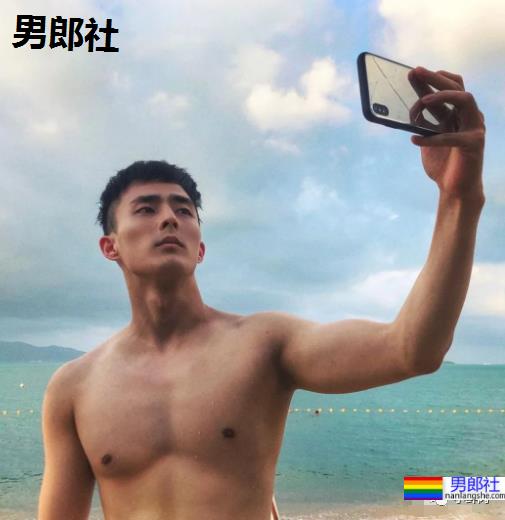 裴子添拍荷尔蒙大片,白袜白短裤实在是太欲了! - 51虹马 裴子添拍荷尔蒙大片,白袜白短裤实在是太欲了! - 51虹马