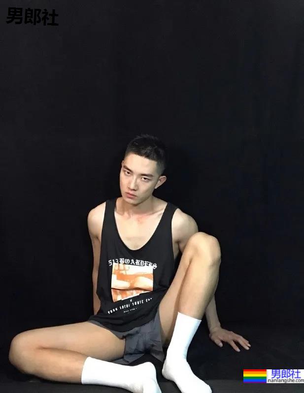 痞坏寸头素颜体育生大赏！ - 51虹马