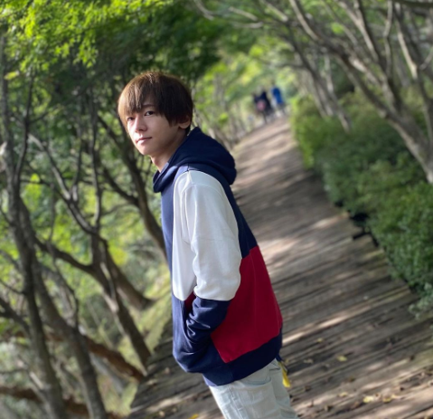 《迂迴的最短距离》续集《雨水与苏打水》！向理来黑化回归地下男公关 挑逗、爱抚让人冻未条 - 51虹马