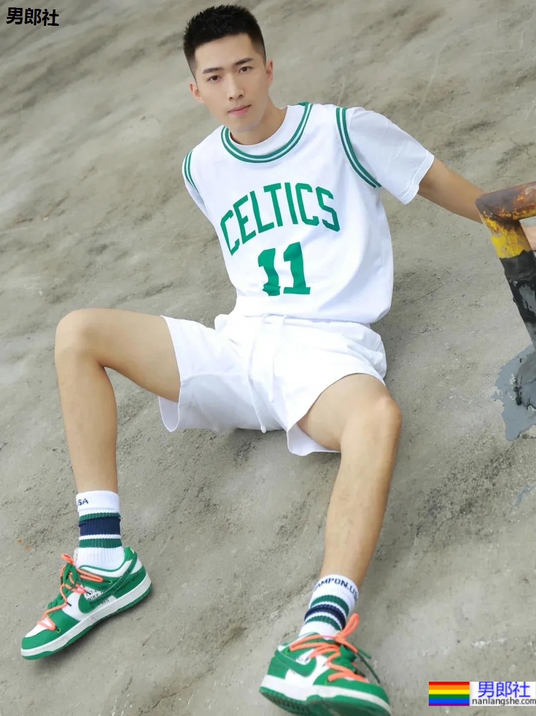 帅气寸头球服体育生,清爽阳光型小男友!-51虹马