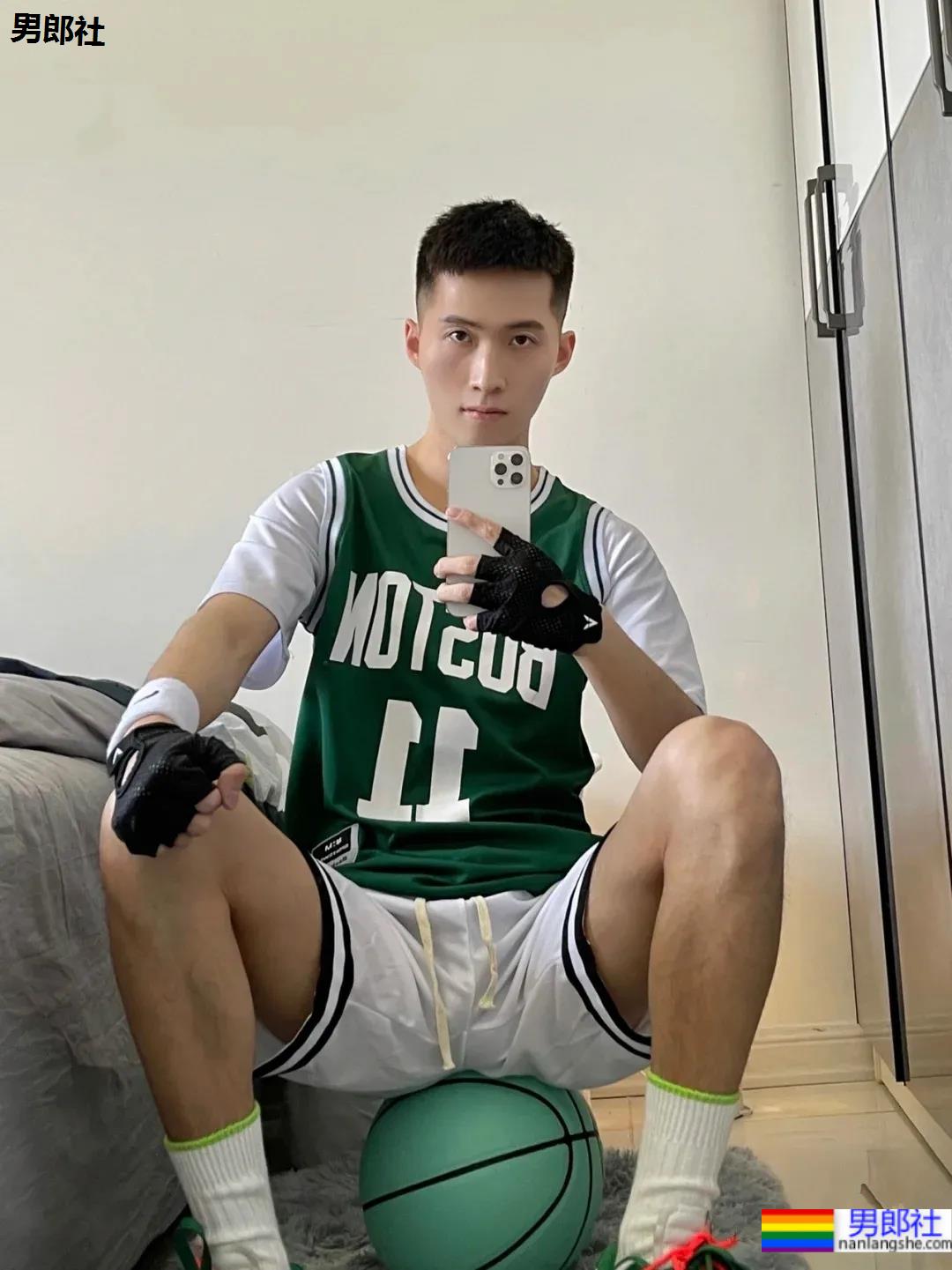 帅气寸头球服体育生，清爽阳光型小男友! - 51虹马