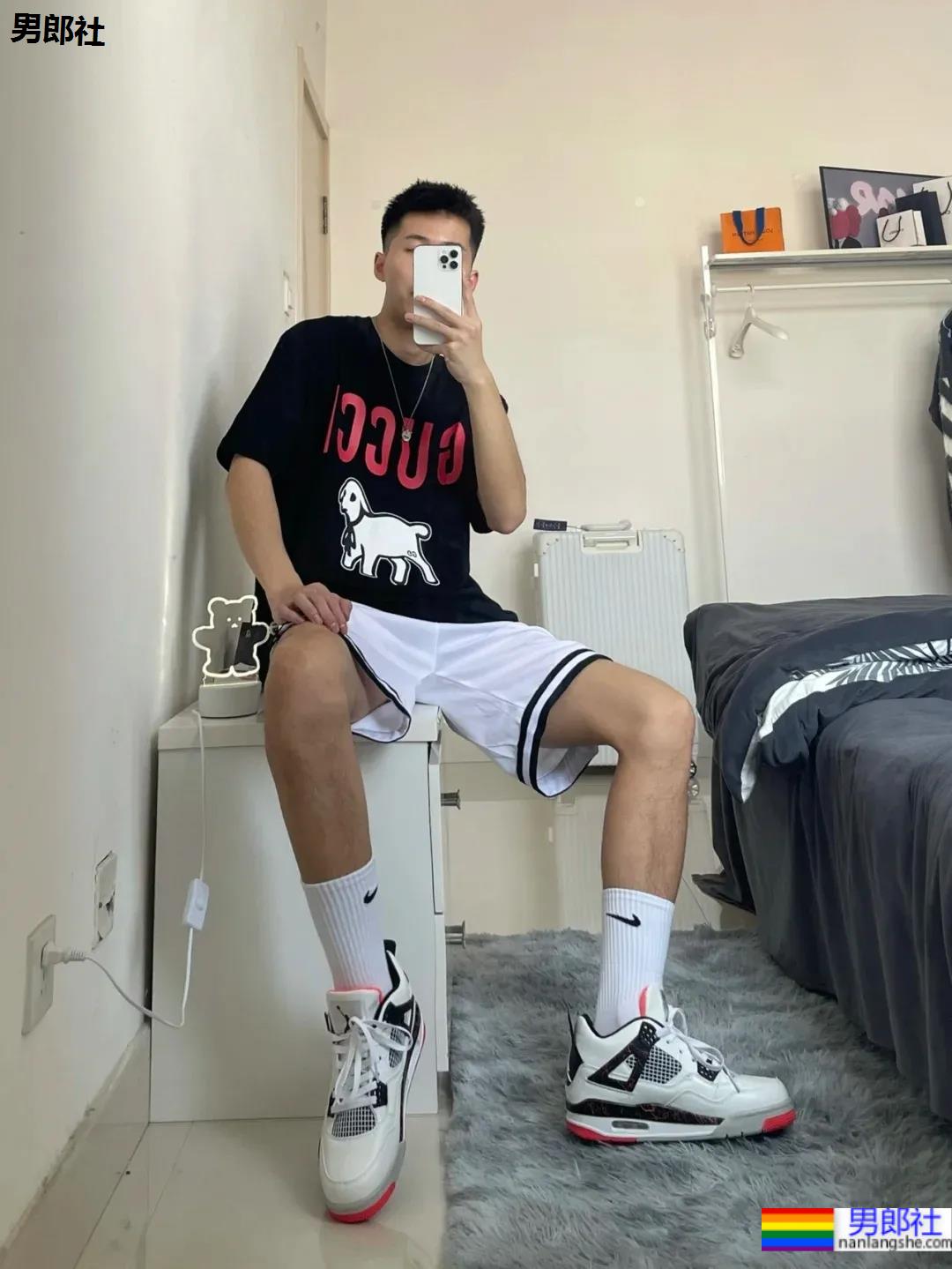 帅气寸头球服体育生，清爽阳光型小男友! - 51虹马