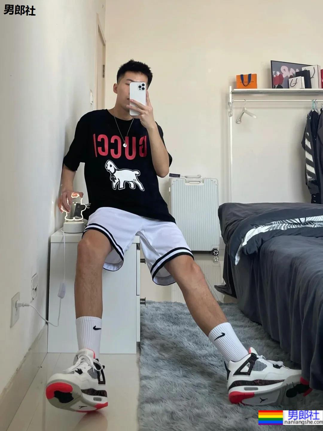 帅气寸头球服体育生，清爽阳光型小男友! - 51虹马