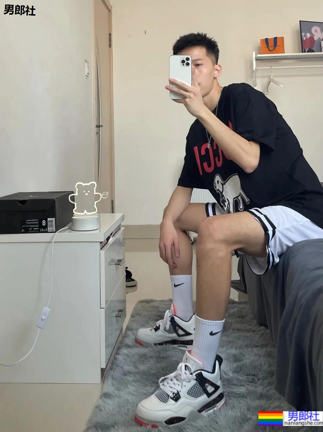 帅气寸头球服体育生，清爽阳光型小男友! - 51虹马