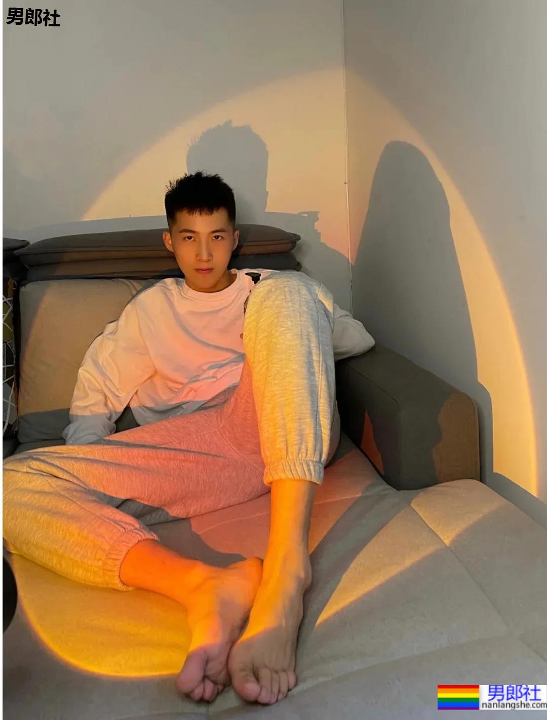 帅气寸头球服体育生，清爽阳光型小男友! - 51虹马