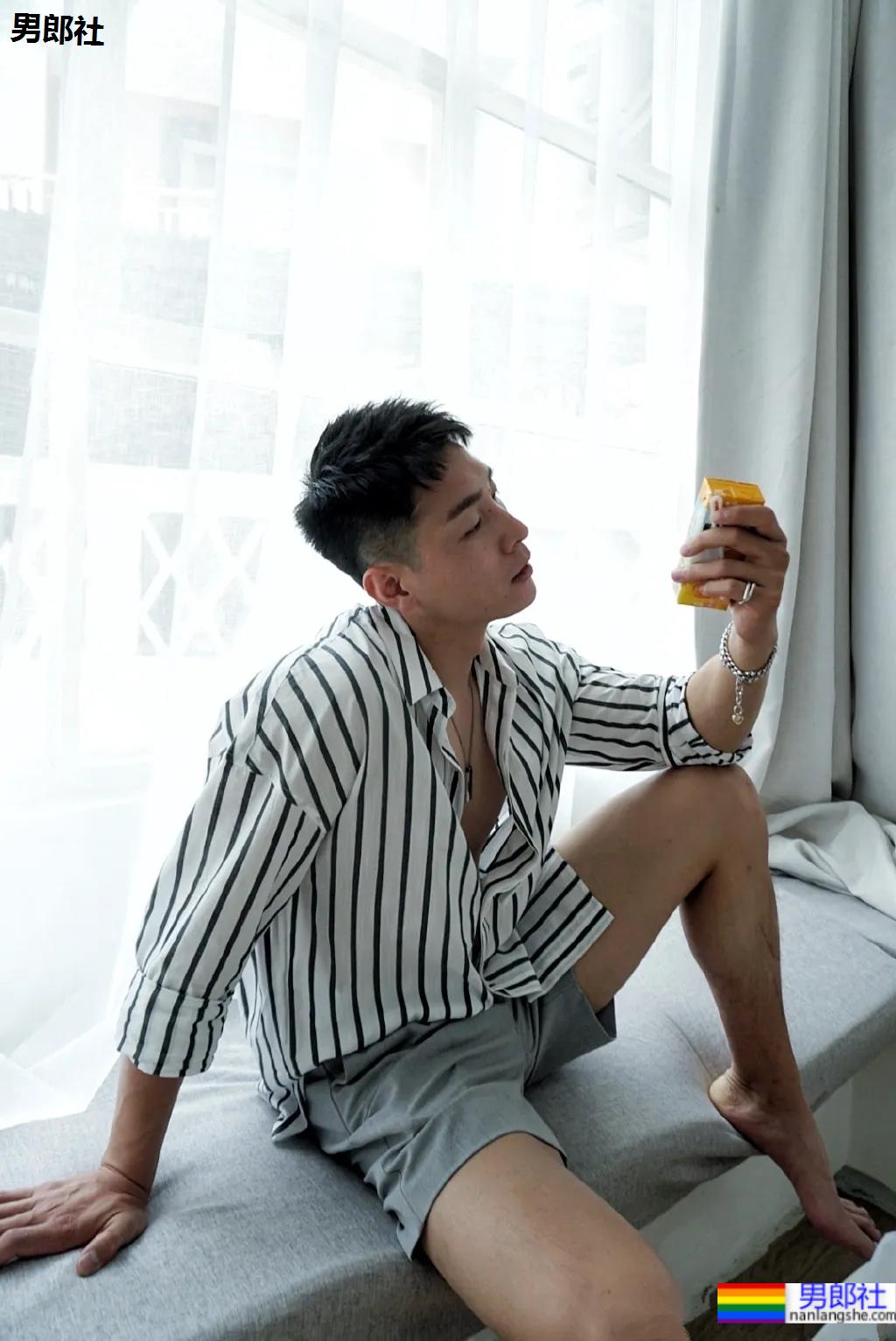 高帅腱子肉体能教练，这长腿肌肉身材也太犯规了吧!-51虹马