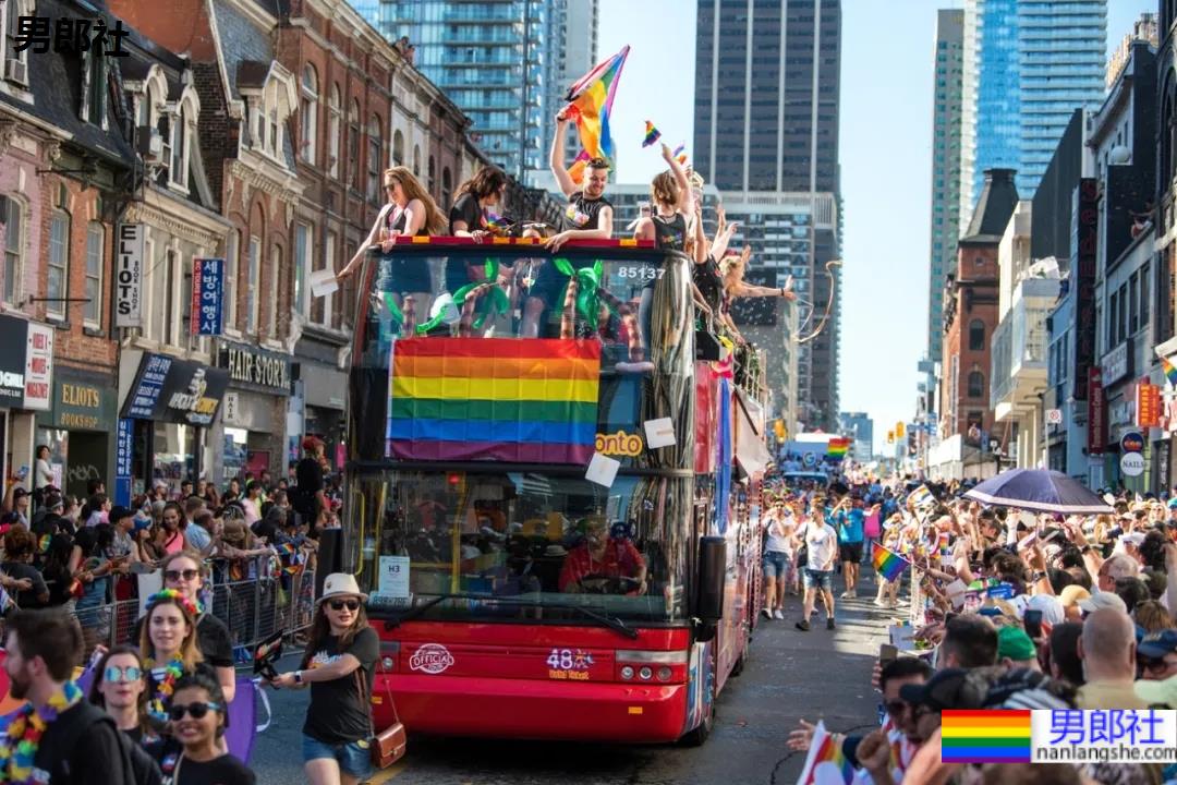 一个常年被评为“同志宜居”的国家,刻画着出了同志心中的模样 - 51虹马 一个常年被评为“同志宜居”的国家,刻画着出了同志心中的模样 - 51虹马