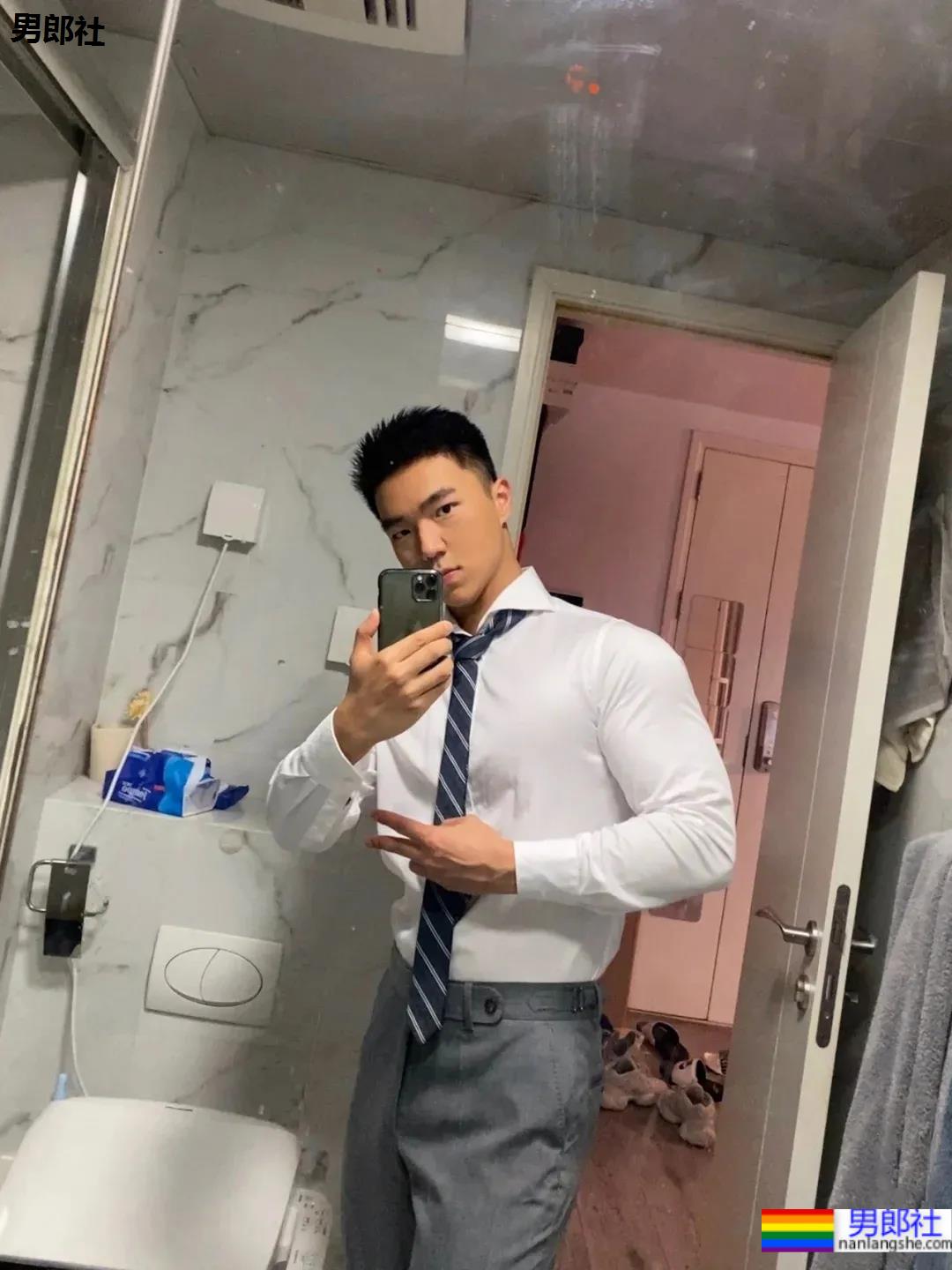 暖心小哥哥，就素会给你安全感！ - 51虹马