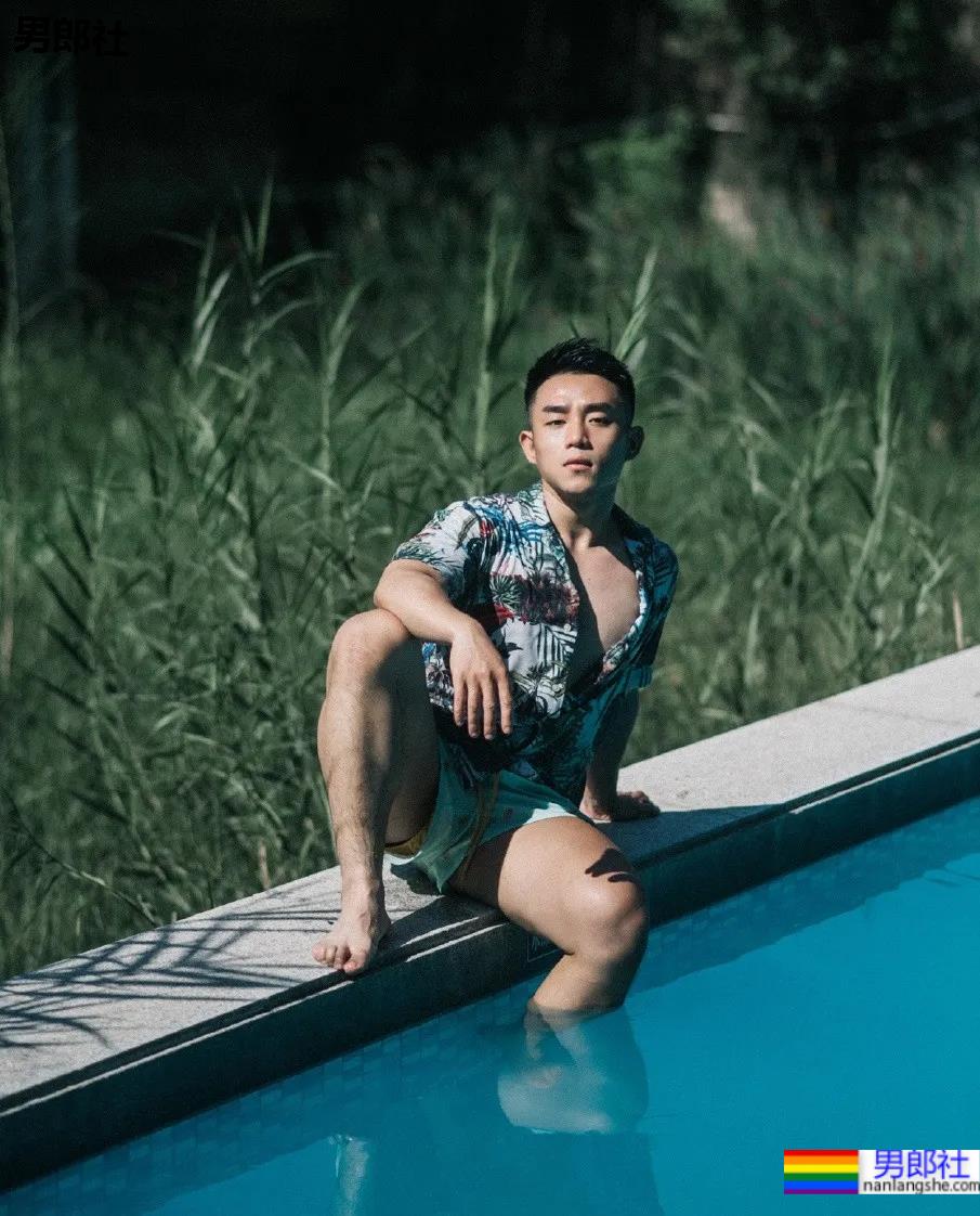 专访摄影师源起:肌肉模特写真背后的故事,这谁不羡慕啊! - 51虹马 专访摄影师源起:肌肉模特写真背后的故事,这谁不羡慕啊! - 51虹马