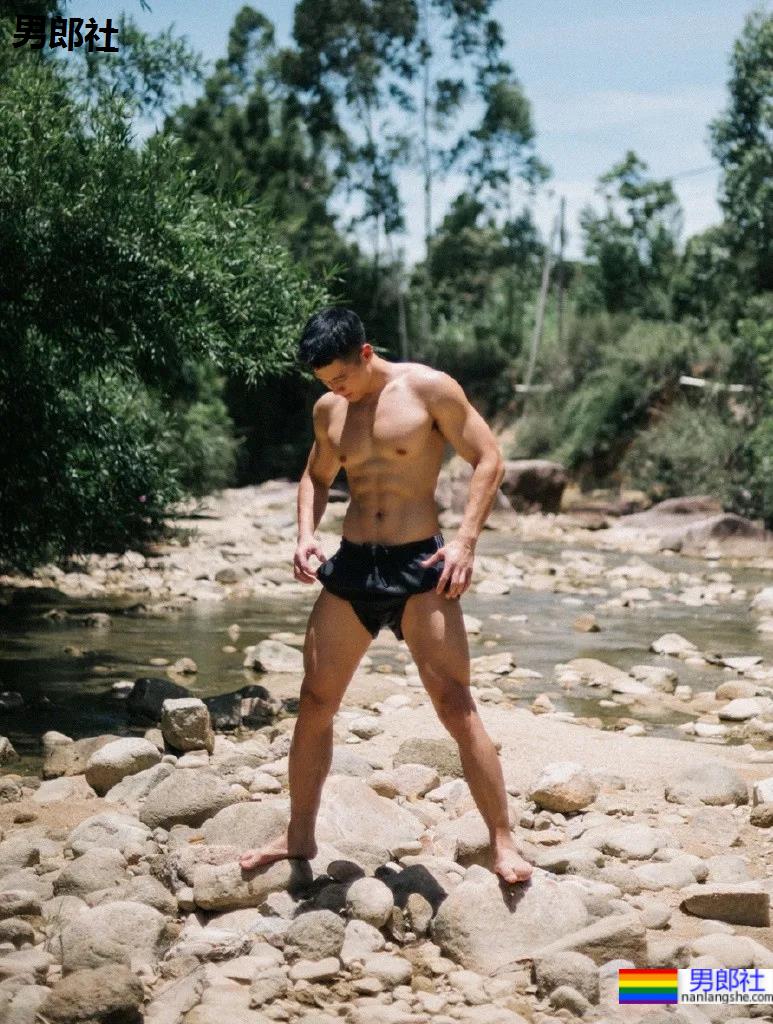 专访摄影师源起:肌肉模特写真背后的故事,这谁不羡慕啊! - 51虹马 专访摄影师源起:肌肉模特写真背后的故事,这谁不羡慕啊! - 51虹马