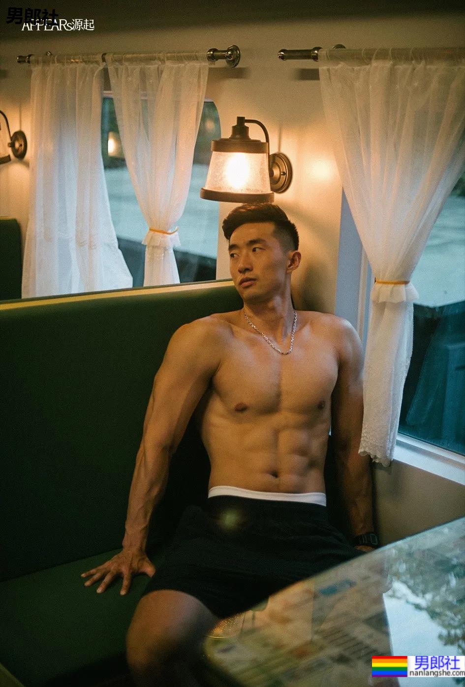 专访摄影师源起:肌肉模特写真背后的故事,这谁不羡慕啊! - 51虹马 专访摄影师源起:肌肉模特写真背后的故事,这谁不羡慕啊! - 51虹马