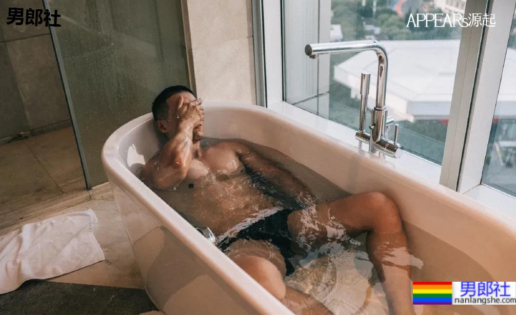 专访摄影师源起:肌肉模特写真背后的故事,这谁不羡慕啊! - 51虹马 专访摄影师源起:肌肉模特写真背后的故事,这谁不羡慕啊! - 51虹马