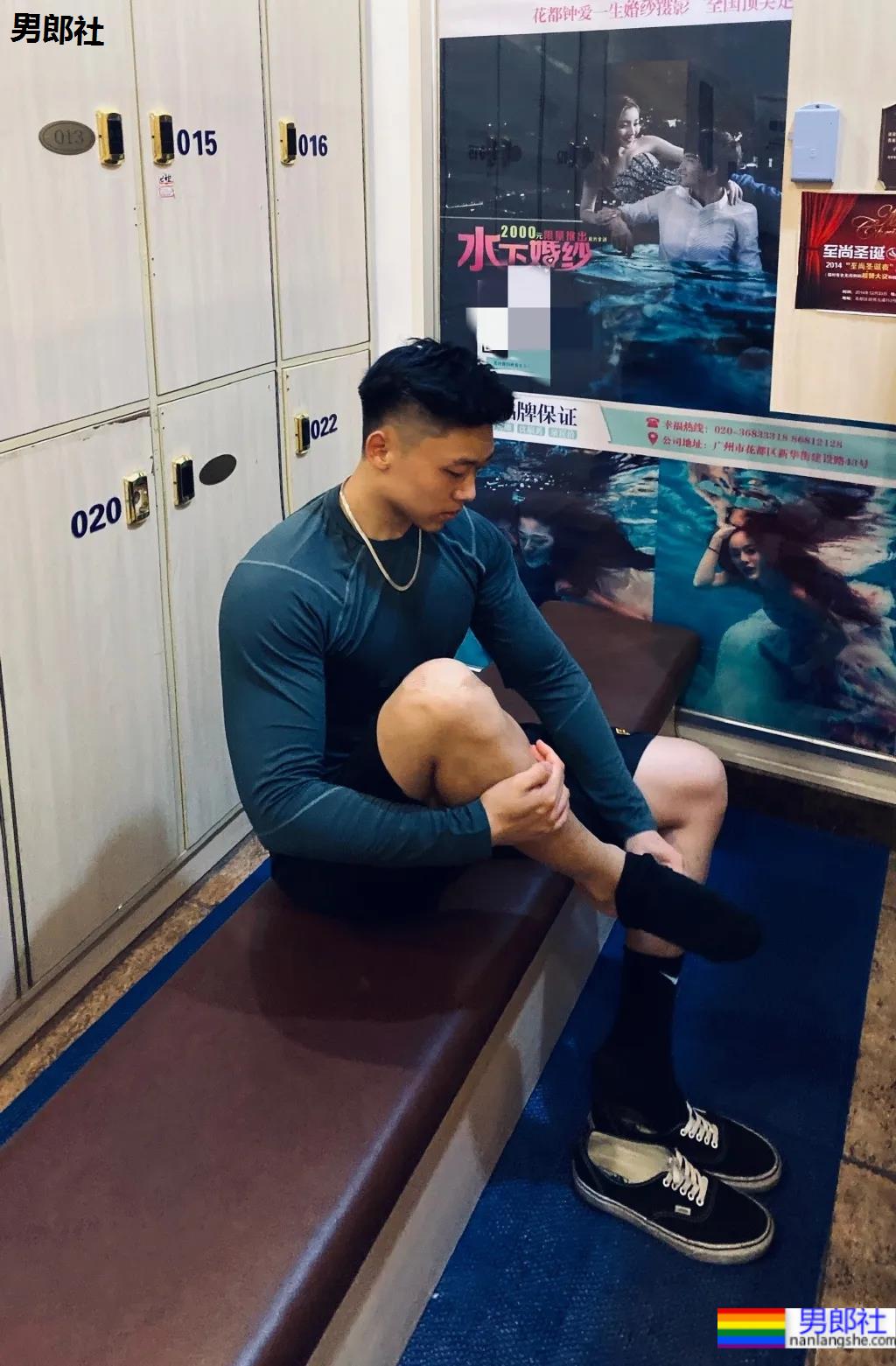 184寸头体育生穿球服自拍照火了,颜高条顺的肌肉空少,这谁抵得住? - 51虹马 184寸头体育生穿球服自拍照火了,颜高条顺的肌肉空少,这谁抵得住? - 51虹马