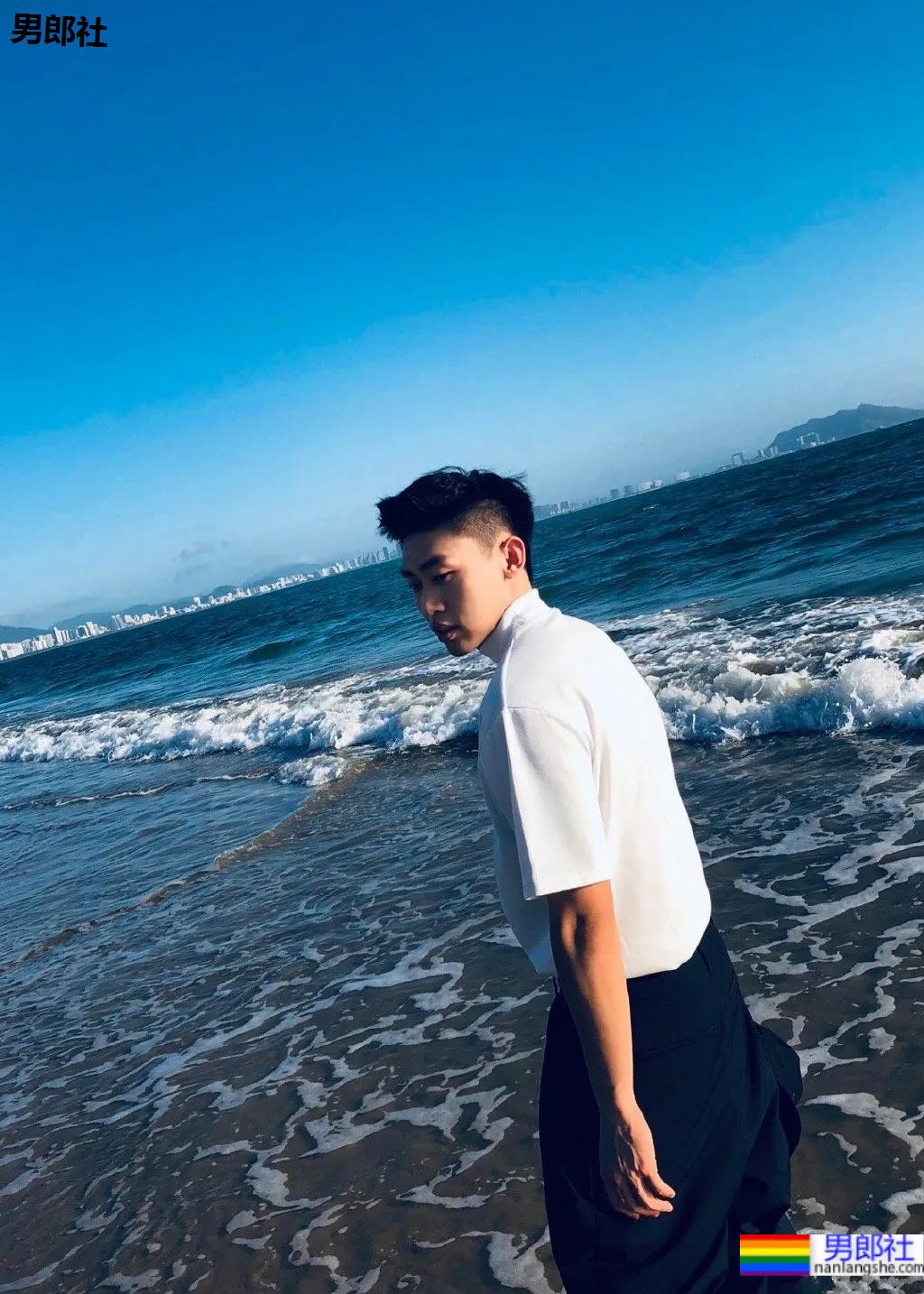 184寸头体育生穿球服自拍照火了,颜高条顺的肌肉空少,这谁抵得住? - 51虹马 184寸头体育生穿球服自拍照火了,颜高条顺的肌肉空少,这谁抵得住? - 51虹马