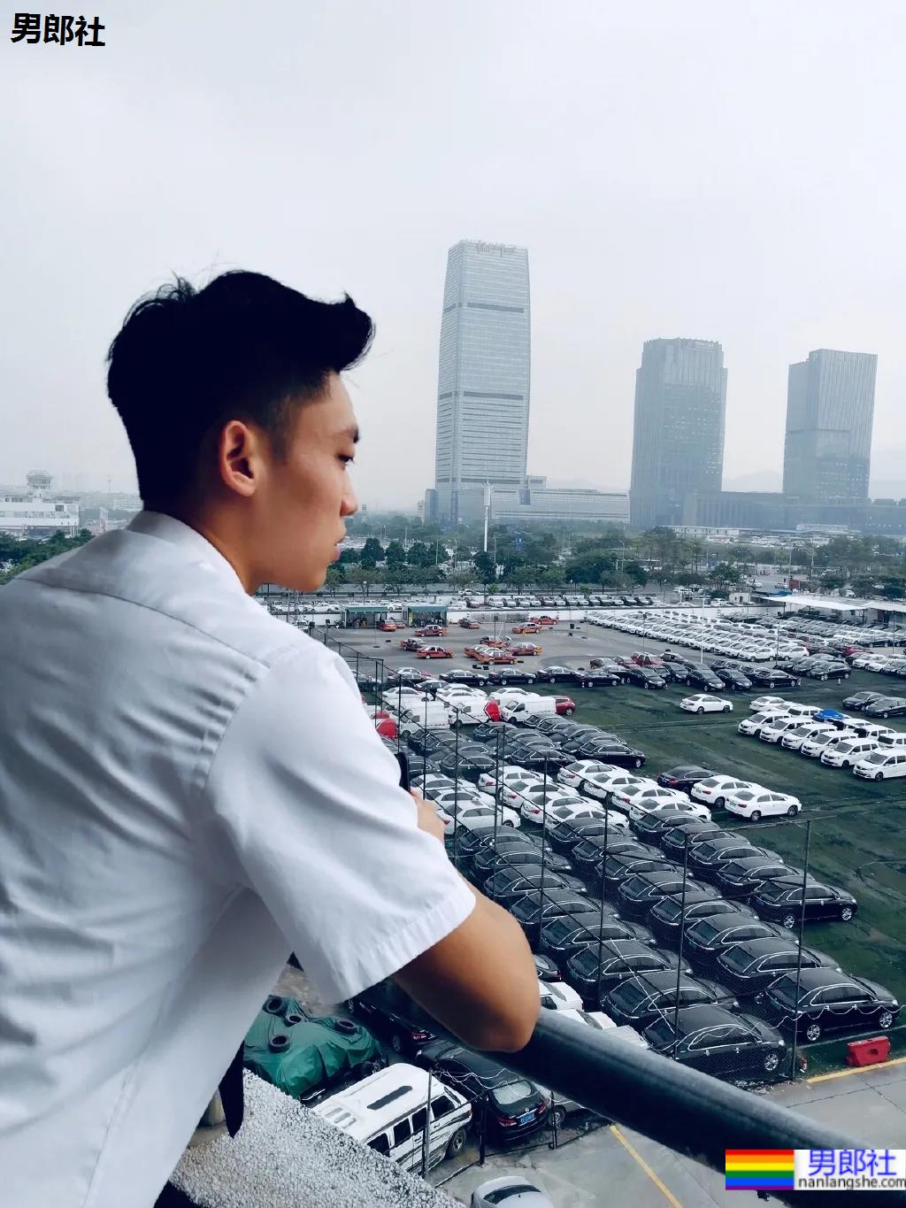 184寸头体育生穿球服自拍照火了,颜高条顺的肌肉空少,这谁抵得住? - 51虹马 184寸头体育生穿球服自拍照火了,颜高条顺的肌肉空少,这谁抵得住? - 51虹马