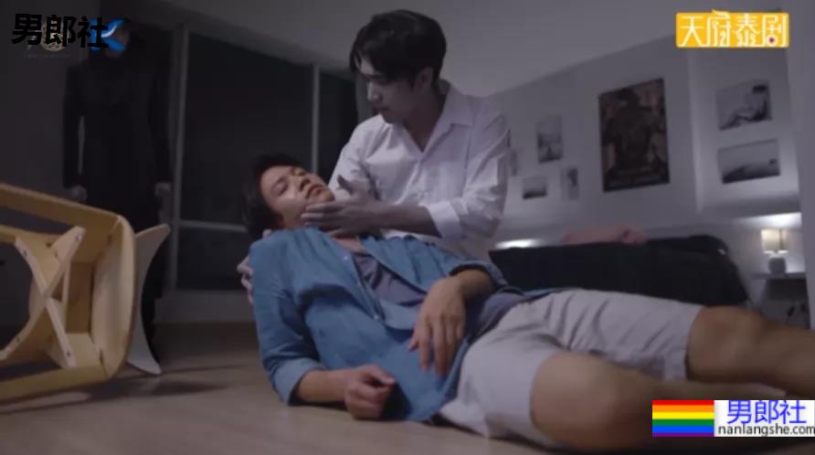 直男老板x女装大佬，狗血高能！ - 51虹马