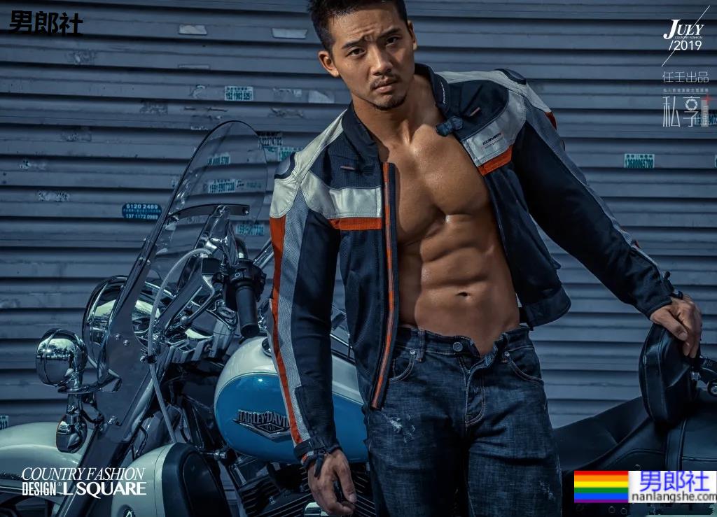 网红腹肌教练拍运动大片比CK还好看，这位腱子肉梨窝小哥火了！ - 51虹马