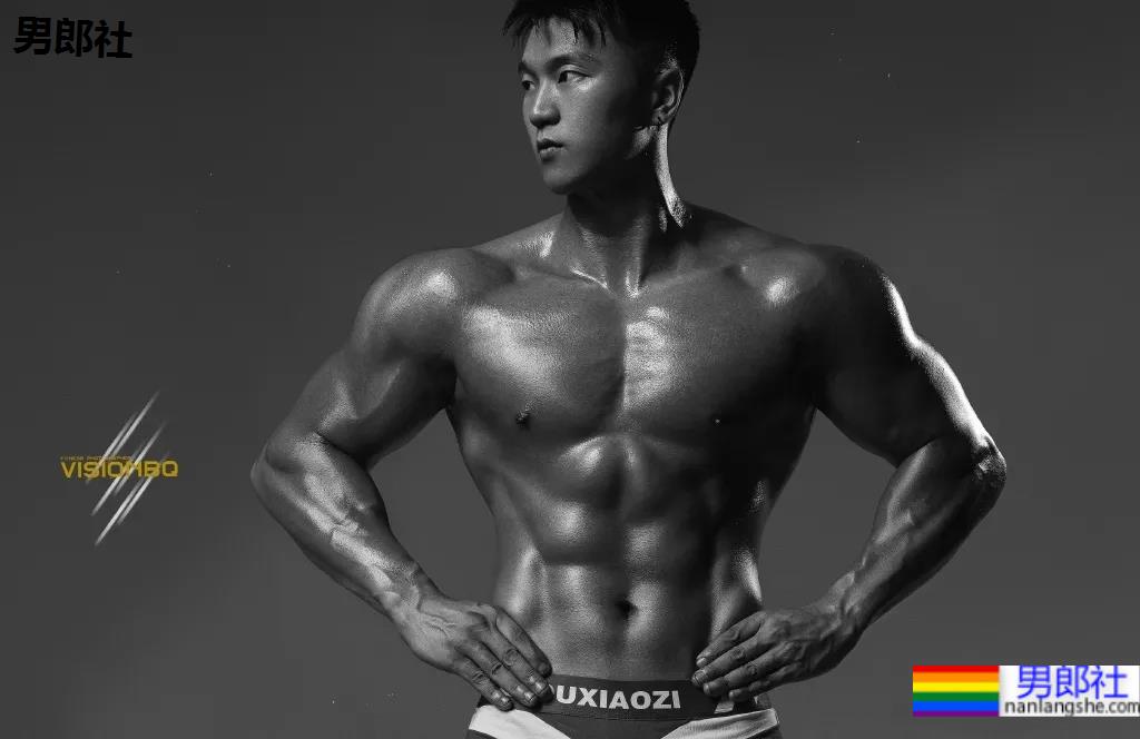 网红腹肌教练拍运动大片比CK还好看，这位腱子肉梨窝小哥火了！ - 51虹马