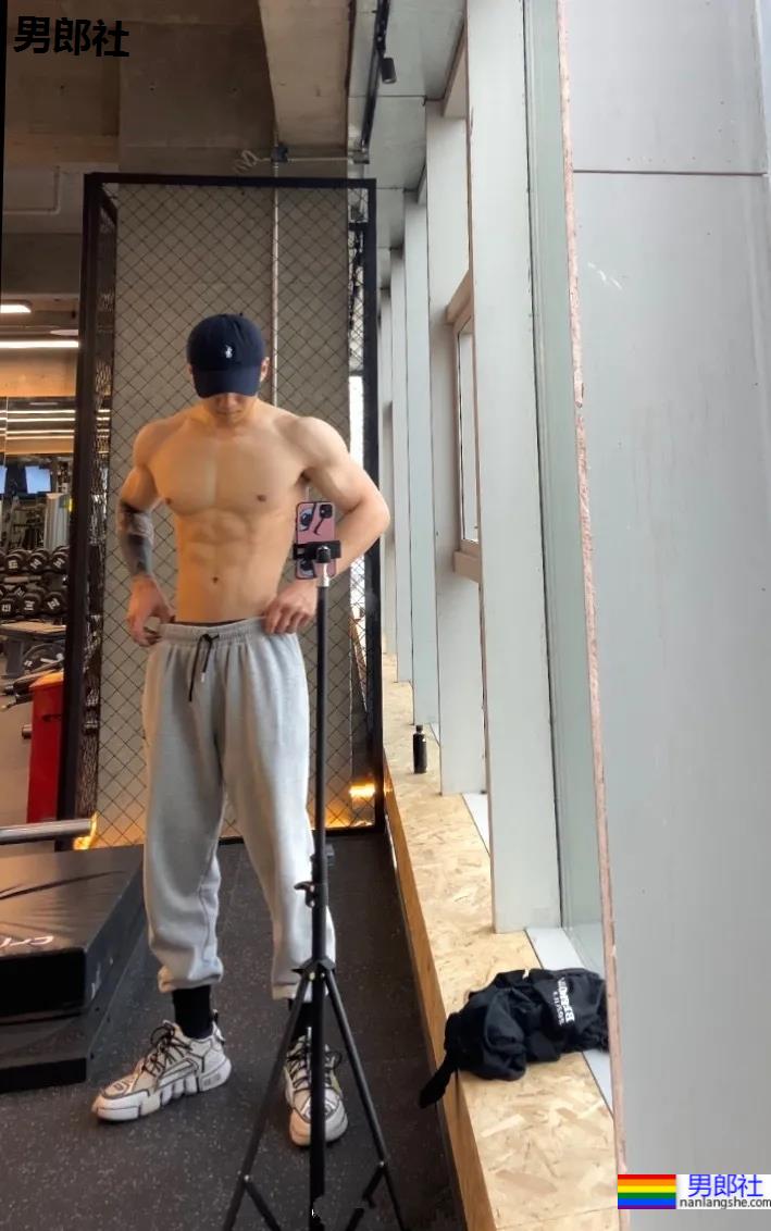 天津体院的肌肉boy，新疆帅哥果然没让人失望！ - 51虹马