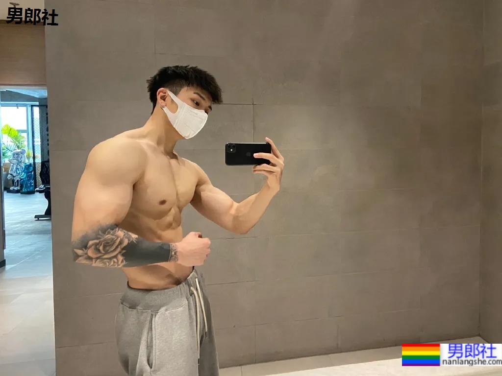 天津体院的肌肉boy，新疆帅哥果然没让人失望！ - 51虹马