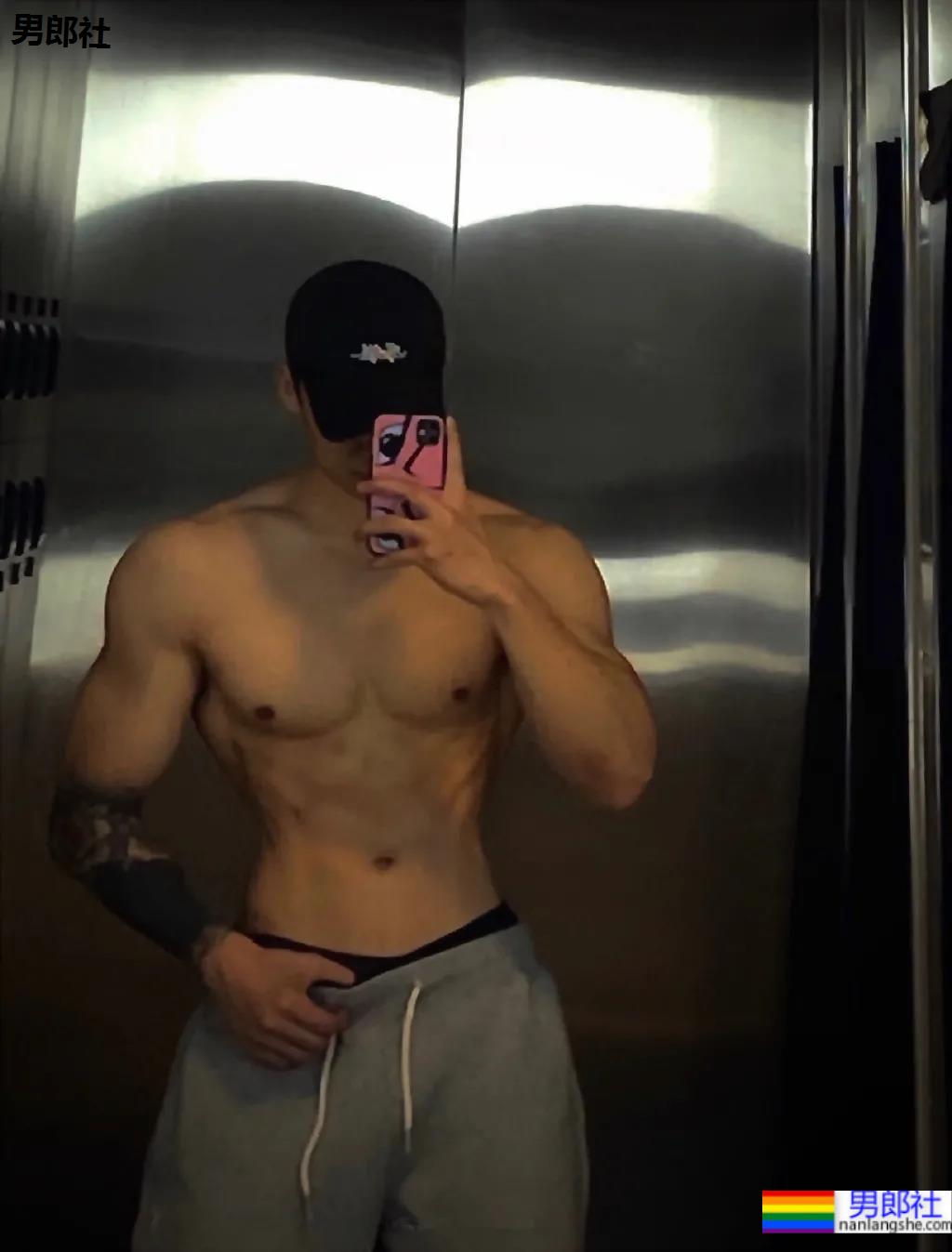 天津体院的肌肉boy，新疆帅哥果然没让人失望！ - 51虹马