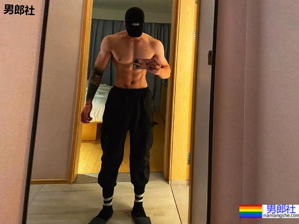 天津体院的肌肉boy，新疆帅哥果然没让人失望！ - 51虹马