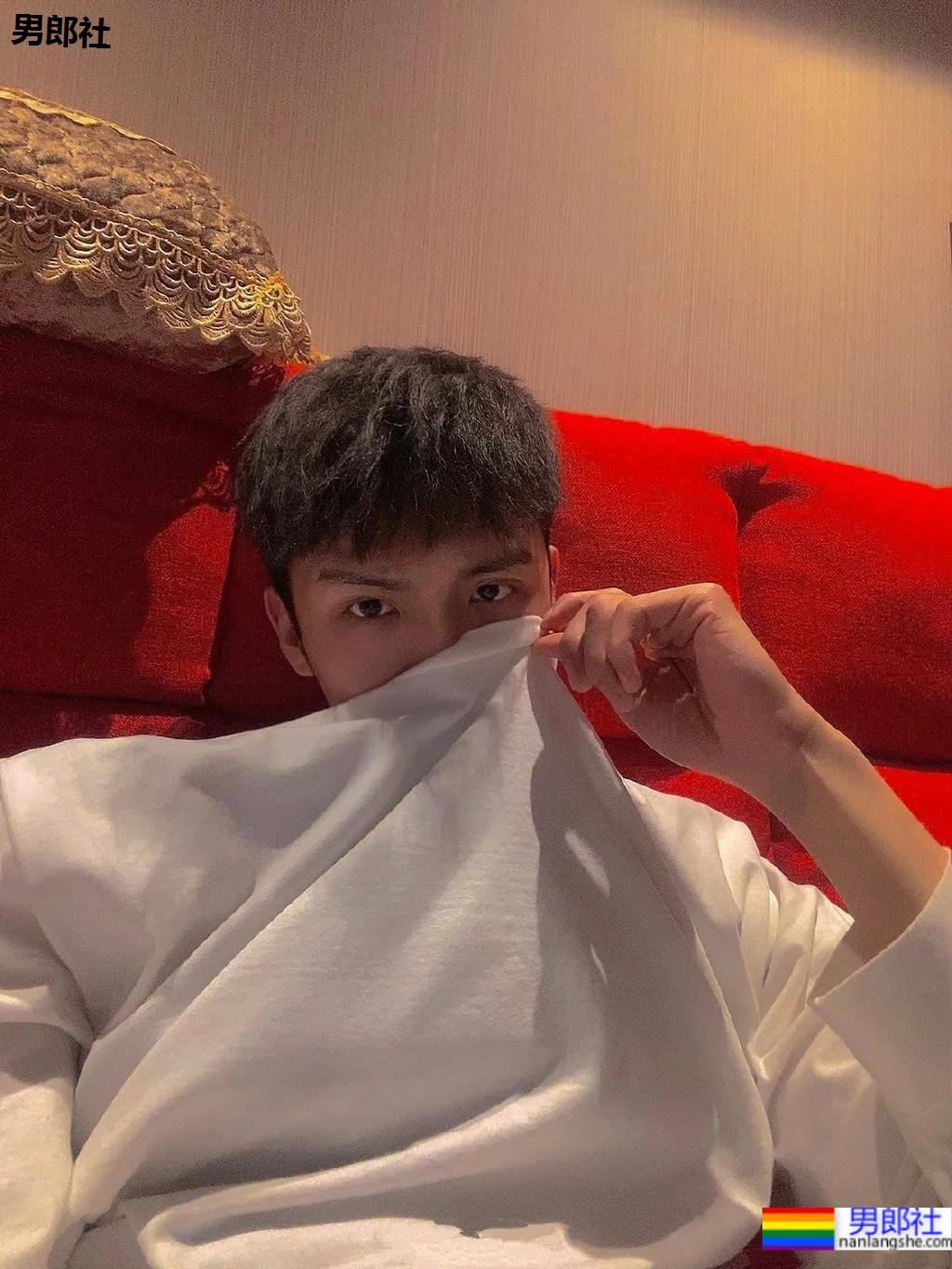 天津体院的肌肉boy，新疆帅哥果然没让人失望！ - 51虹马