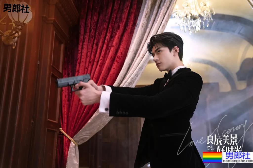 187北体校草迷彩正装圈粉无数,颜高条顺运动小鲜肉帅破天际! - 51虹马 187北体校草迷彩正装圈粉无数,颜高条顺运动小鲜肉帅破天际! - 51虹马