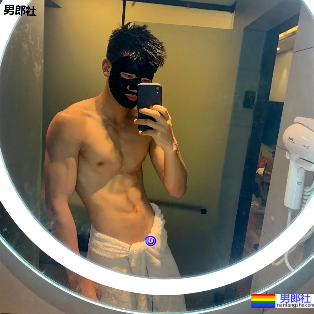 01年郑州篮球体育生，这体能这身材太A了！ - 51虹马