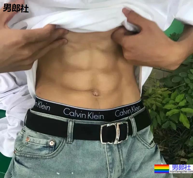 01年郑州篮球体育生，这体能这身材太A了！ - 51虹马