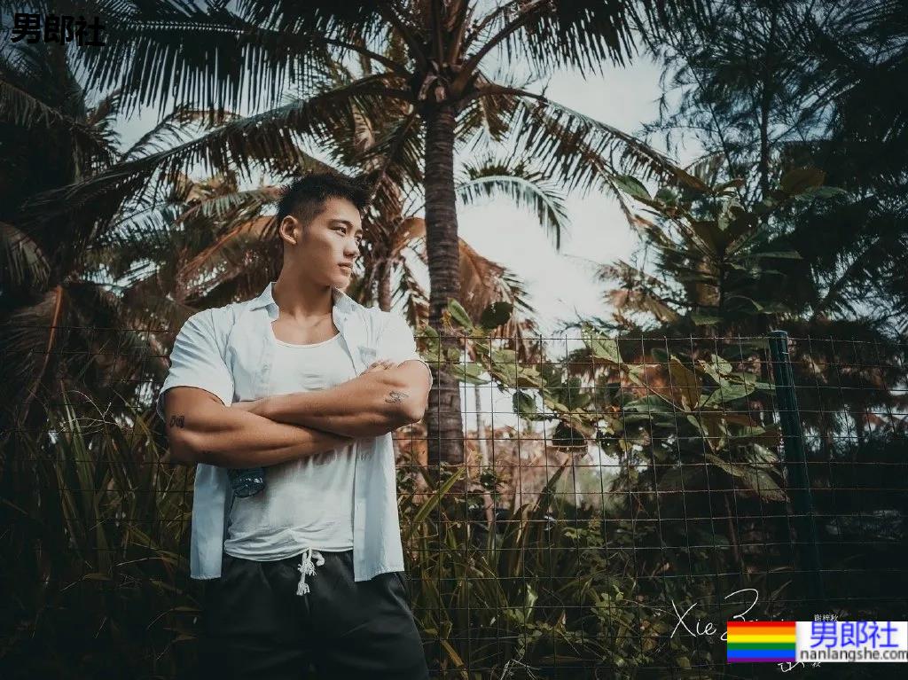 98年高鼻梁帅气小狼狗，这身腱子肉绝了！-51虹马